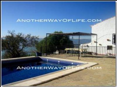 4b  , 3ba   in Iznajar,  Cordoba   - 399000  EUR