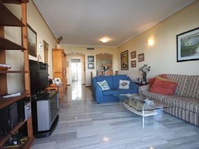 Apartamento con 2 dormitorios se vende en Marbella, Costa del Sol