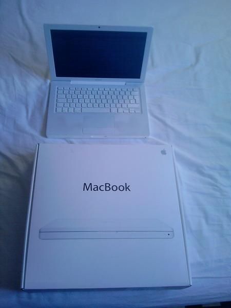 Macbook Blanco 13pulgadas INTEL COREDUO 2,4ghz 4GB RAM!!