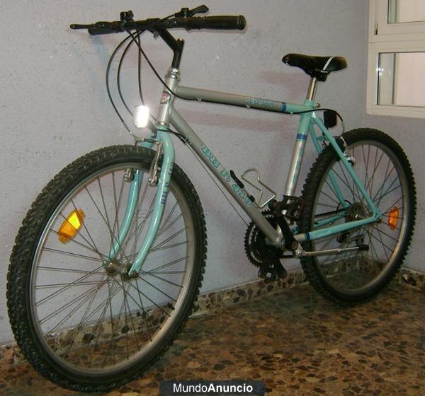 SE VENDE BICI DE MONTAÑA - bh