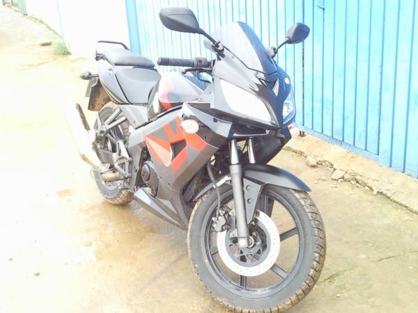 Se vende moto 125 cc