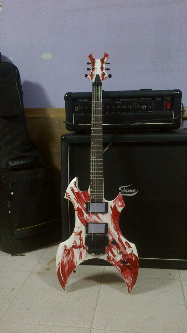 guitarra electrica estilo b.c.rich warlock hecha po luthier