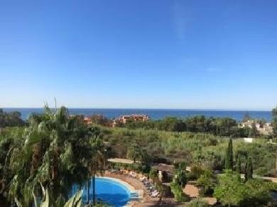 Apartamento con 2 dormitorios se vende en Marbella, Costa del Sol