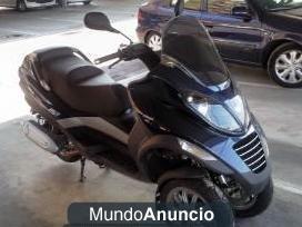 vendo PIAGGIO MP3 I E   250 cc  del año 2008  por   3.500 €