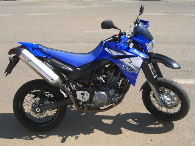 Vendo Yamaha XT660X Supermotar muy cuidada.