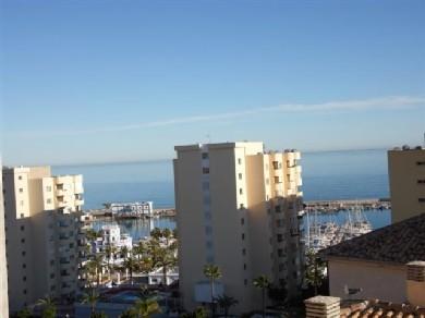 Apartamento con 3 dormitorios se vende en Estepona, Costa del Sol