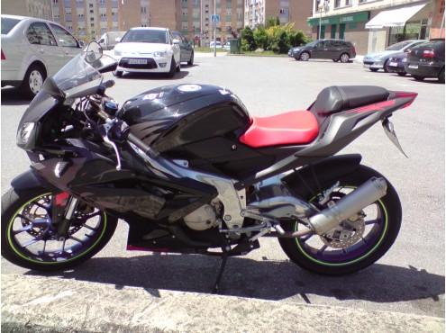 Aprilia rs 125 ofertaa urgeEE !!!!! muy buena!!!