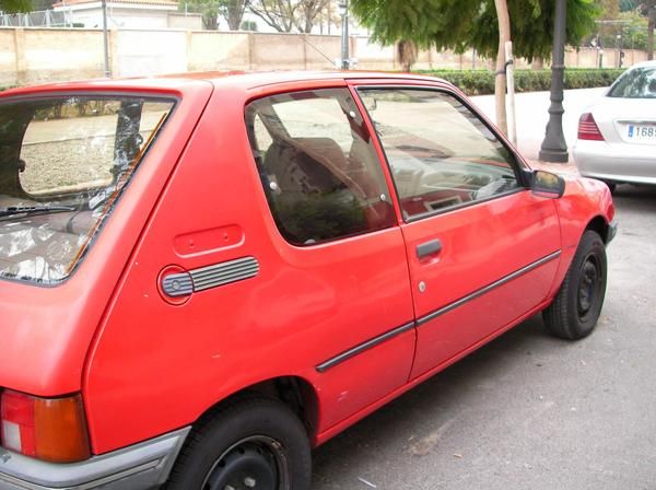 VENDO PEUGEOT 205 XR