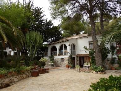 Chalet con 2 dormitorios se vende en Moraira, Costa Blanca