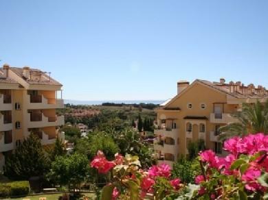 Apartamento con 2 dormitorios se vende en Marbella, Costa del Sol