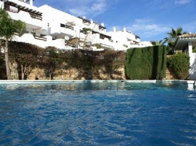 Apartamento con 2 dormitorios se vende en Estepona, Costa del Sol