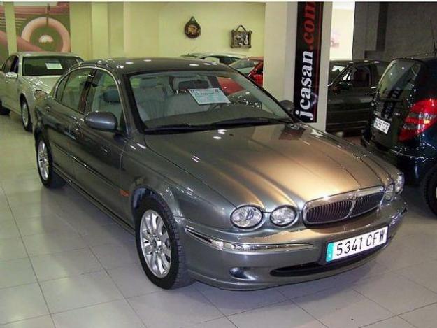 Venta de coche Jaguar X-type 2.5 V6 Executive '03 en Valencia