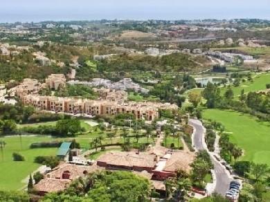 Apartamento con 2 dormitorios se vende en Marbella, Costa del Sol