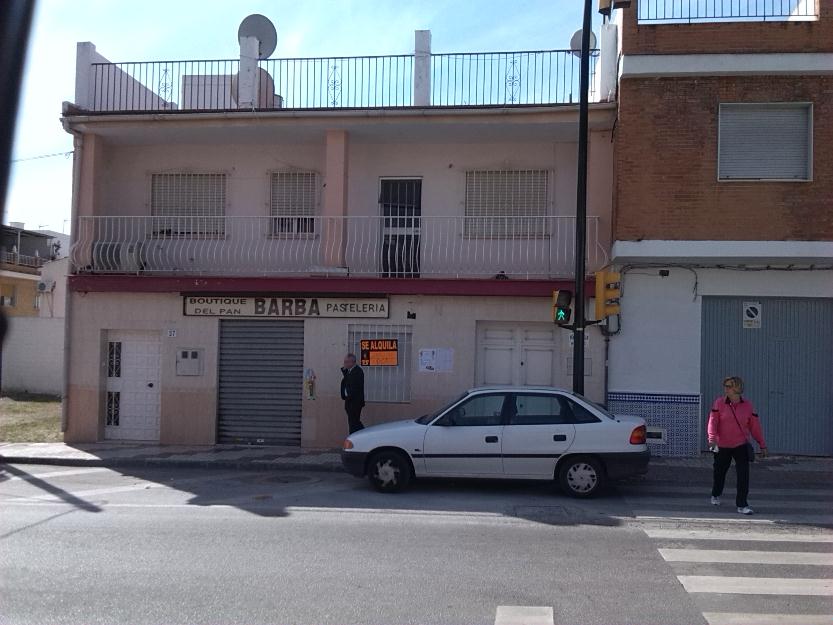 Se alquila negocio en malaga para panaderia o comercio