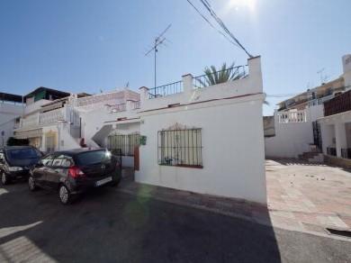 Chalet con 3 dormitorios se vende en Torremolinos, Costa del Sol