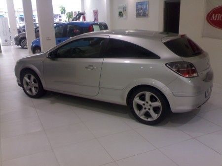 OPEL ASTRA  - Madrid