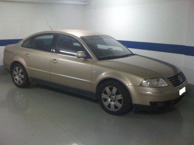 VOLKSWAGEN PASSAT HIGHLINE 1.9 TDI 130 CV - NAVARRA