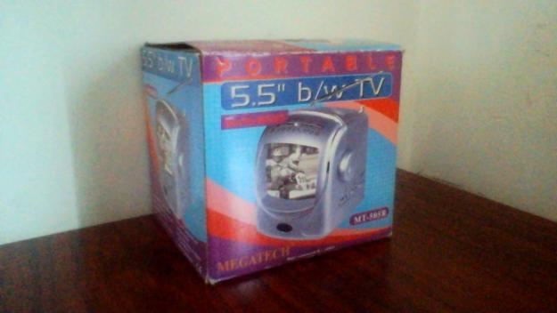 REGALO TV portatil b/n 5.5