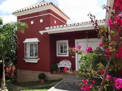 Chalet con 3 dormitorios se vende en Estepona, Costa del Sol