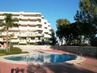 Apartamento con 3 dormitorios se vende en Marbella, Costa del Sol