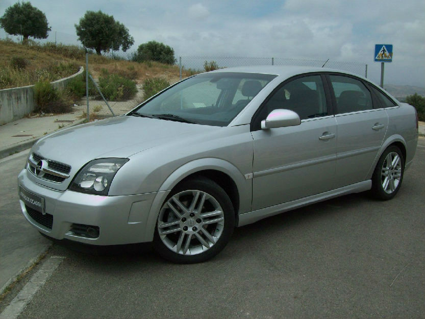 Opel vectra 2.2 dti gls 4p. (125 cv.) -45.000 KMS. REALES-