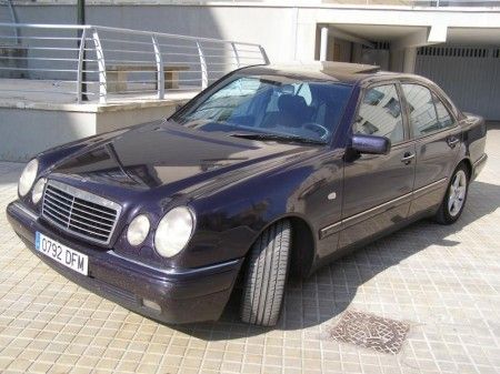 MERCEDES-BENZ E 300 AVANTGARDE - Zaragoza