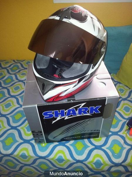 Se vende chaqueta y casco de moto para mujer