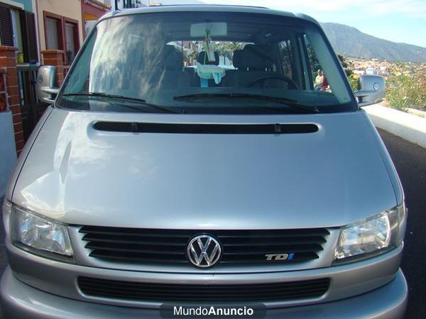 VW Multivan 2.5 TDI 102cv año 200