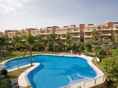 Apartamento con 2 dormitorios se vende en Estepona, Costa del Sol