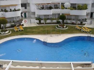 Apartamento con 2 dormitorios se vende en Marbella, Costa del Sol