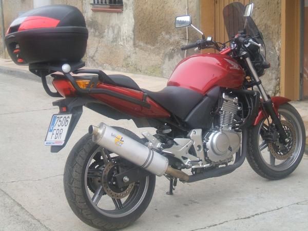 HONDA CBF-500 DEL 2006.