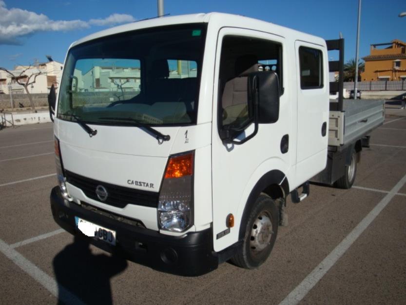 Nissan  CABSTAR doble cabina 26.000 km,perfecto estado.