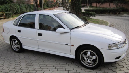 2001 opel vectra 2.0 100cv 1750€ 688203704