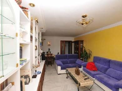 Apartamento con 3 dormitorios se vende en Marbella, Costa del Sol