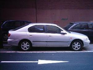 Venta de coche Nissan PRIMERA 5P. 1,6 100 CV '99 en Barcelona