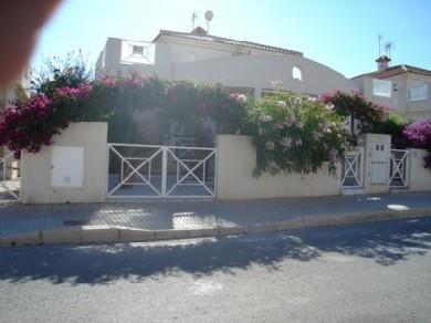 Chalet con 3 dormitorios se vende en Playa Flamenca, Costa Blanca