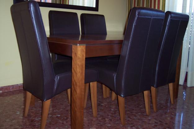 SE VENDE MESA Y SILLAS DE COMEDOR