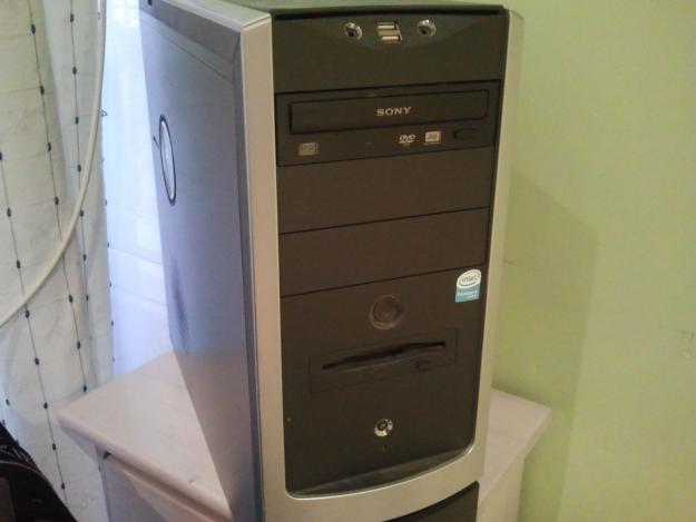 se vende torre pentium4  con monitor