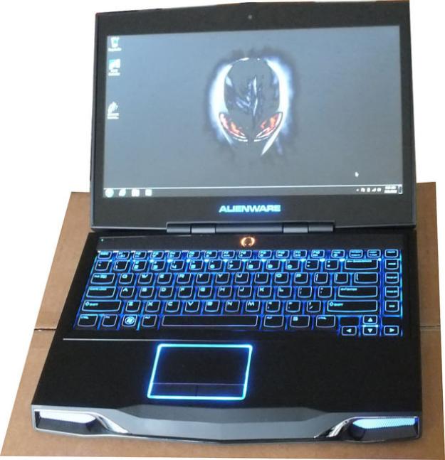 Alienware m14x i7-2670qm,8gb 1600mhz,256gb ssd, 3gb nvidia geforce gt 555m black