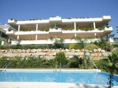 Apartamento con 3 dormitorios se vende en Marbella, Costa del Sol