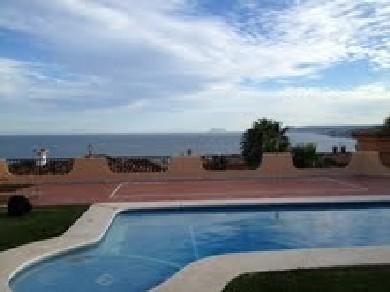 Chalet con 3 dormitorios se vende en Estepona, Costa del Sol