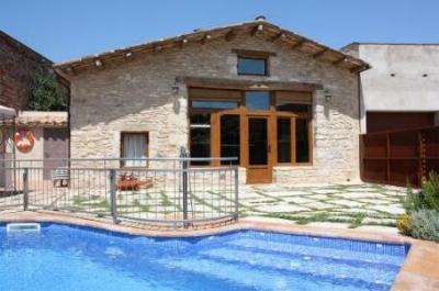 Quality self-catering house with pool