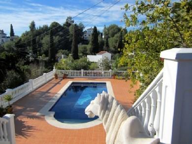 Chalet con 6 dormitorios se vende en Frigiliana, Axarquia