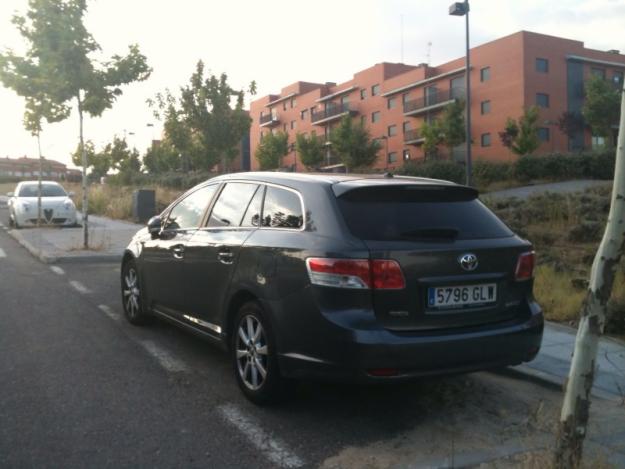 TOYOTA AVENSIS WAGON CROSS SPORT