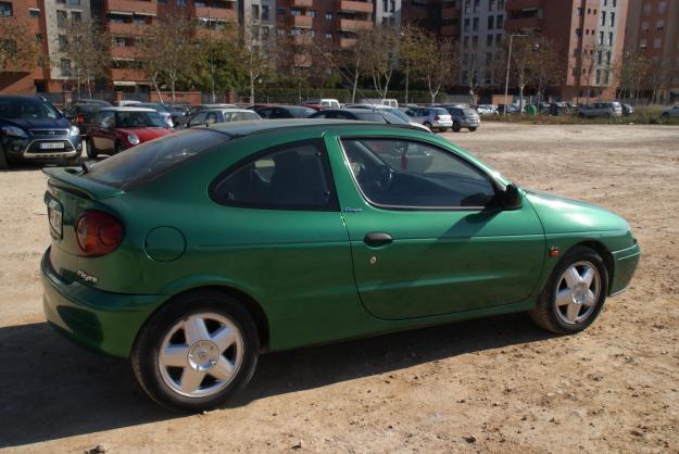 VENDO RENAULT MEGANE COUPE RXI 1.6 16 V