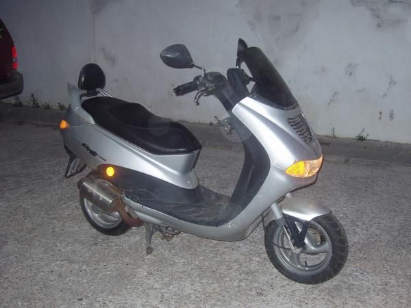 vendo scooter Peugeot Elyseo