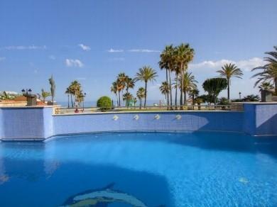 Apartamento con 3 dormitorios se vende en Marbella, Costa del Sol