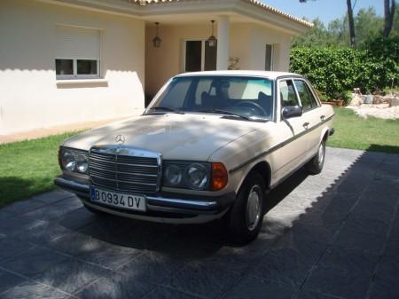 Mercedes 300 123 en TARRAGONA