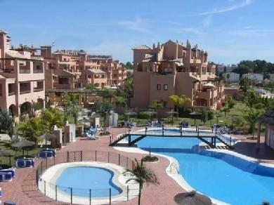 Apartamento con 2 dormitorios se vende en Estepona, Costa del Sol