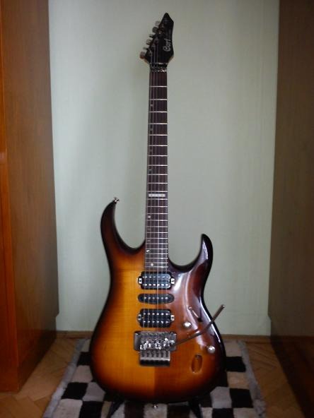 Vendo guitarra electrica cort viva gold